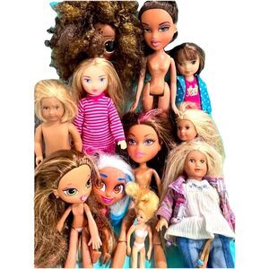 lot Of Assorted Fashion Dolls Bratz and Other Dolls (11 Dolls)